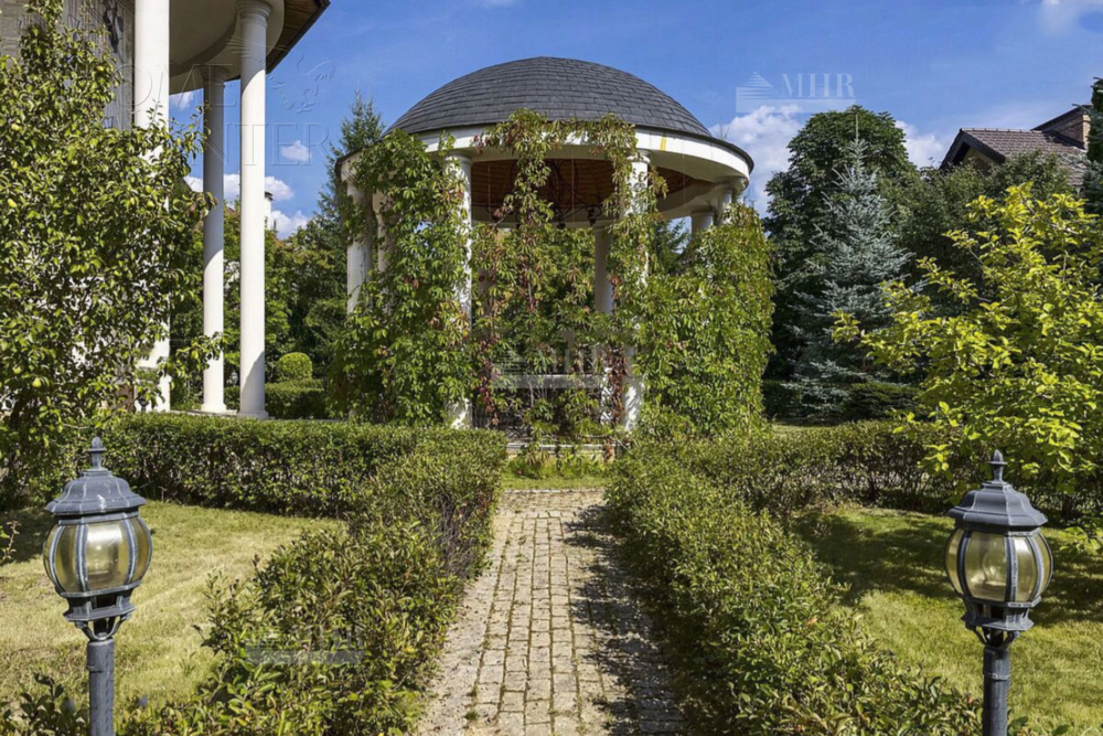 2-этажный коттедж 540 м² с отделкой