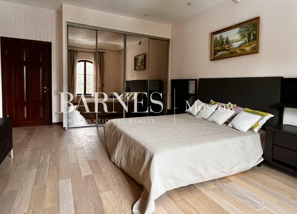 2-этажный коттедж 650 м² с отделкой