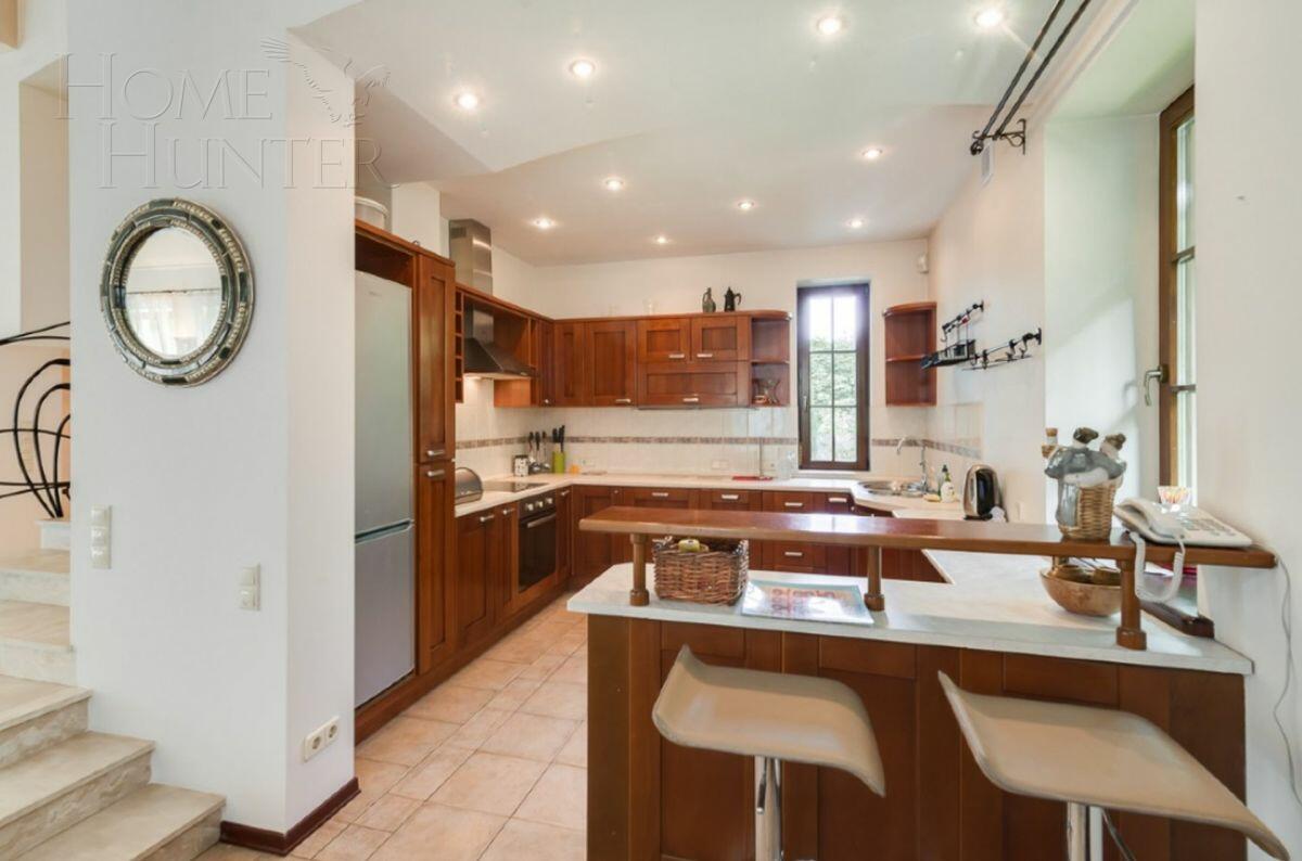 2-этажный коттедж 650 м² с отделкой