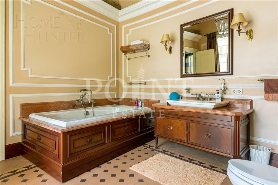 2-этажный коттедж 1 042.4 м² с отделкой