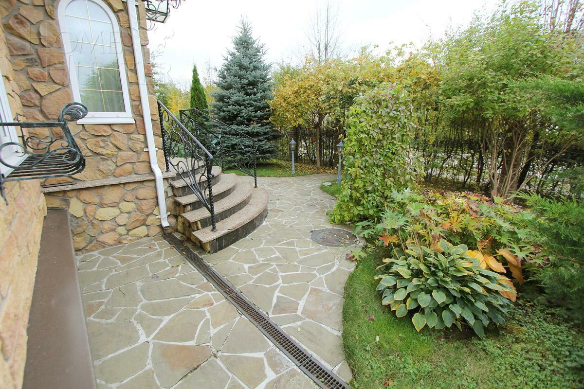 2-этажный коттедж 300 м² с отделкой