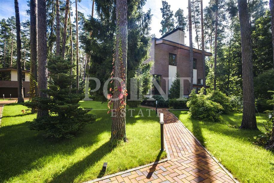 2-этажный коттедж 1 500 м² с отделкой