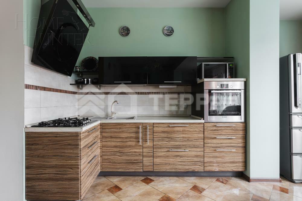 3-этажный таунхаус 200 м² с отделкой