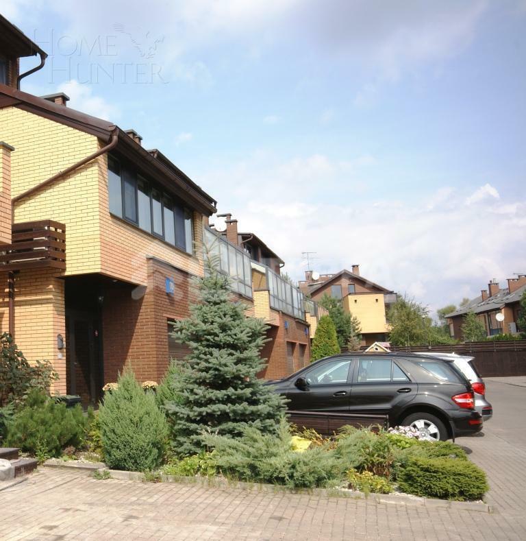 3-этажный таунхаус 288 м² с отделкой