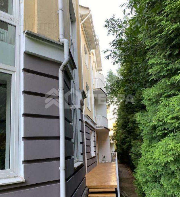 3-этажный таунхаус 265 м² с отделкой