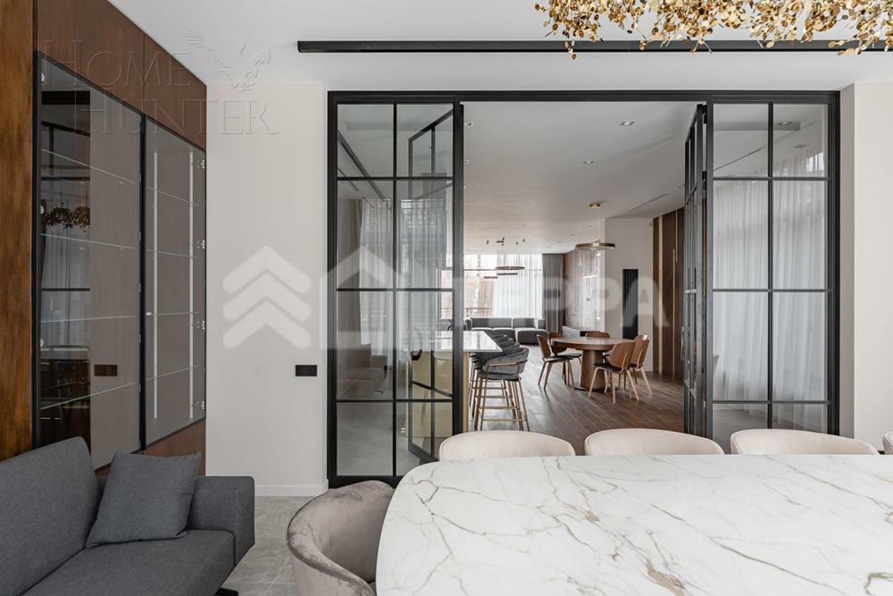 3-этажный таунхаус 945 м² с отделкой