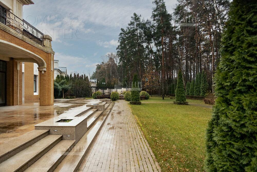 2-этажный коттедж 1 372 м² с отделкой