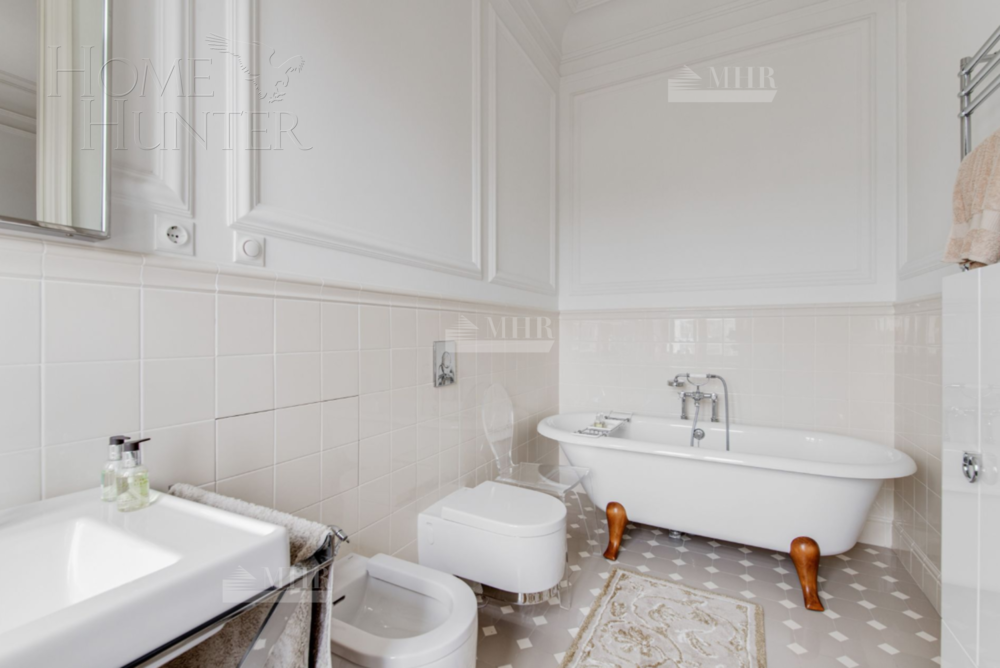 2-этажный коттедж 1 100 м² с отделкой