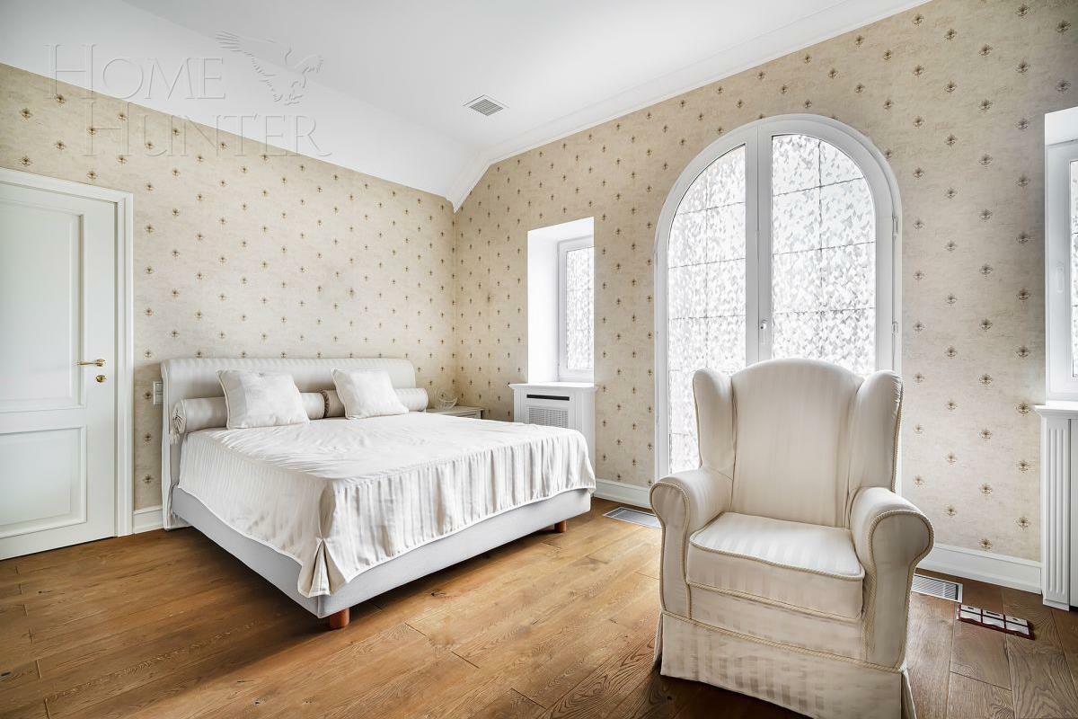 3-этажный коттедж 300 м² с отделкой