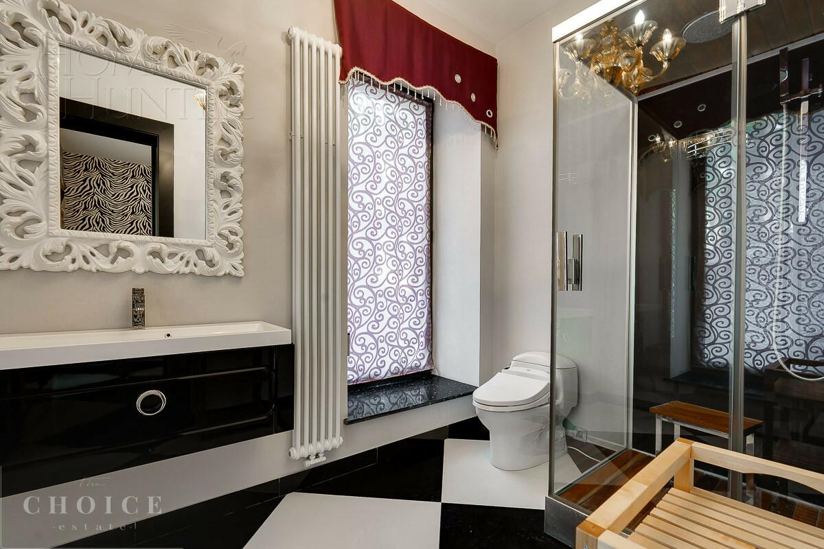 3-этажный коттедж 1 300 м² с отделкой