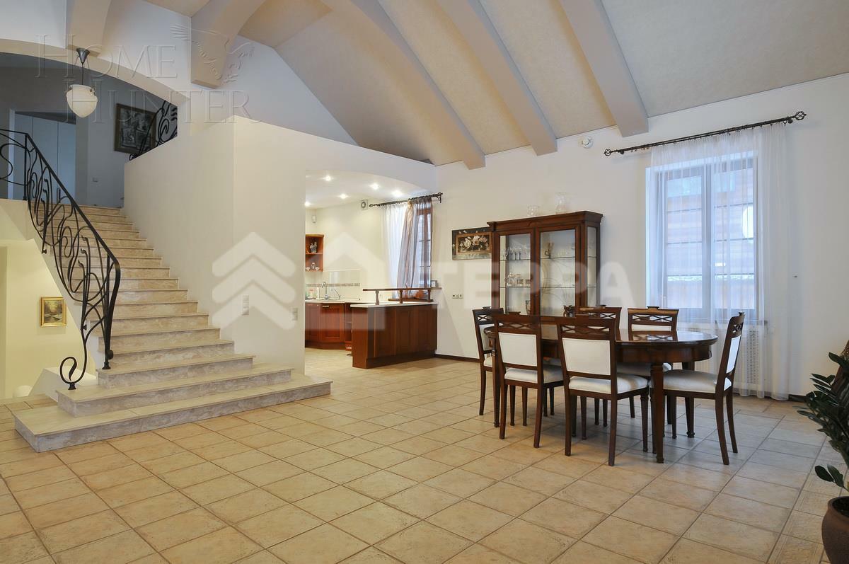 2-этажный коттедж 650 м² с отделкой