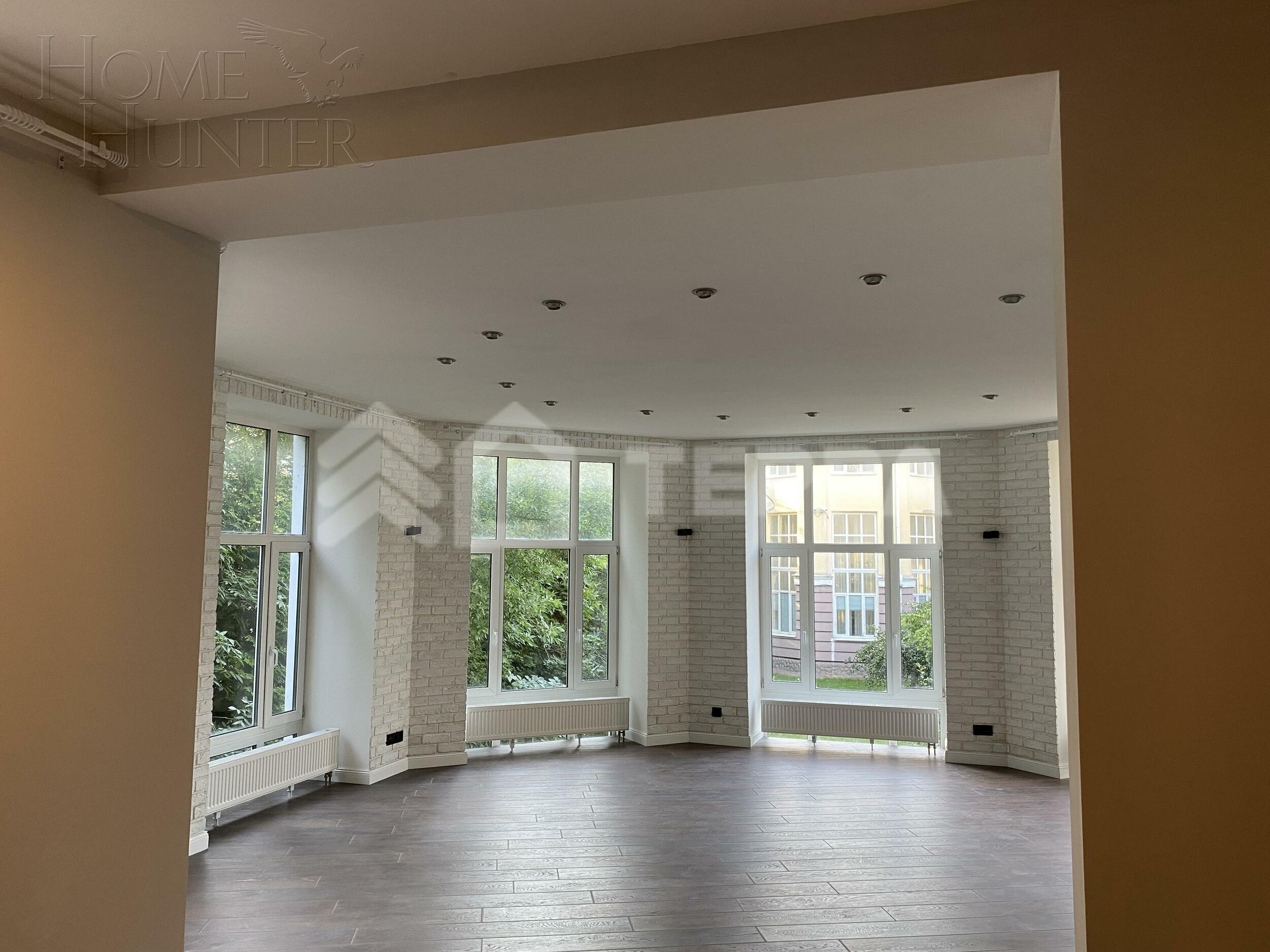 3-этажный таунхаус 265 м² с отделкой