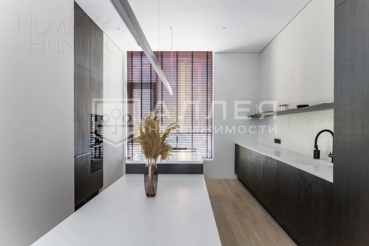 3-этажный таунхаус 244 м² с отделкой