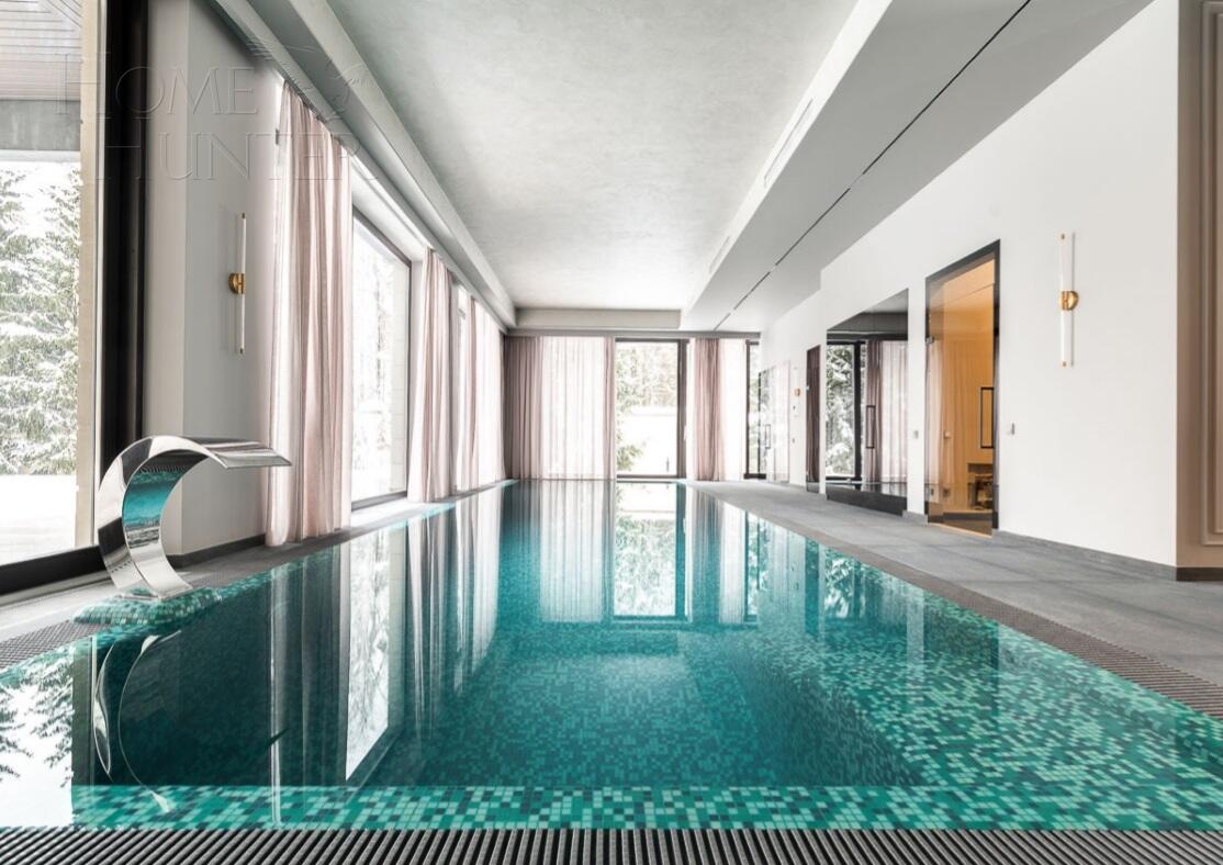 2-этажный коттедж 1 400 м² с отделкой