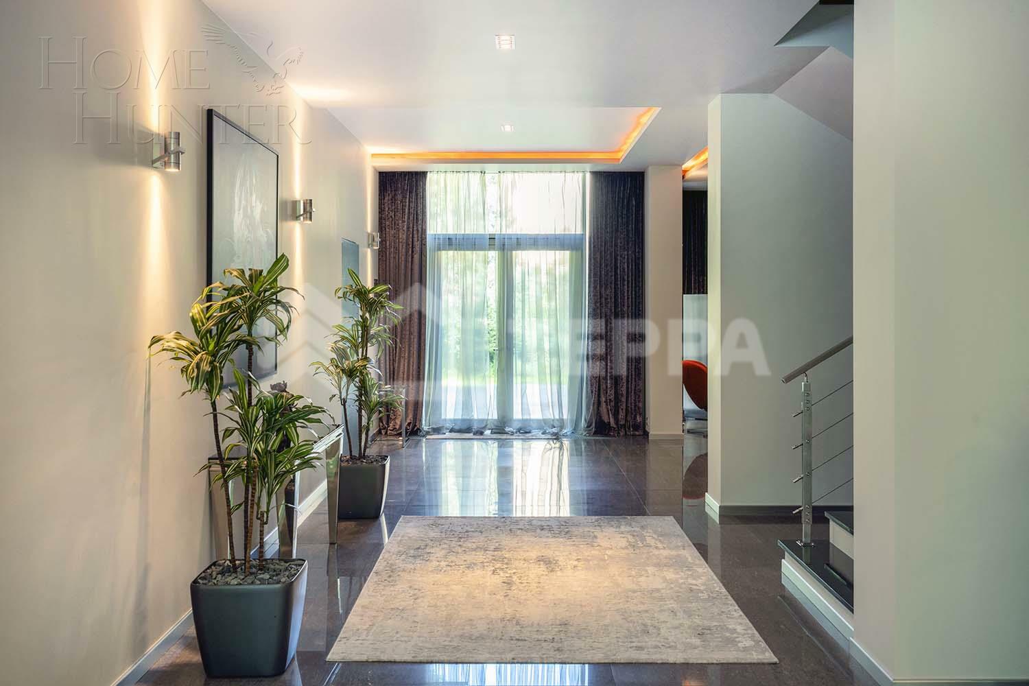 2-этажный коттедж 1 518 м² с отделкой