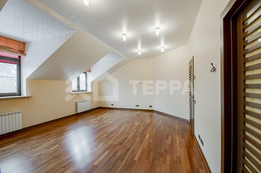 3-этажный таунхаус 350 м² с отделкой