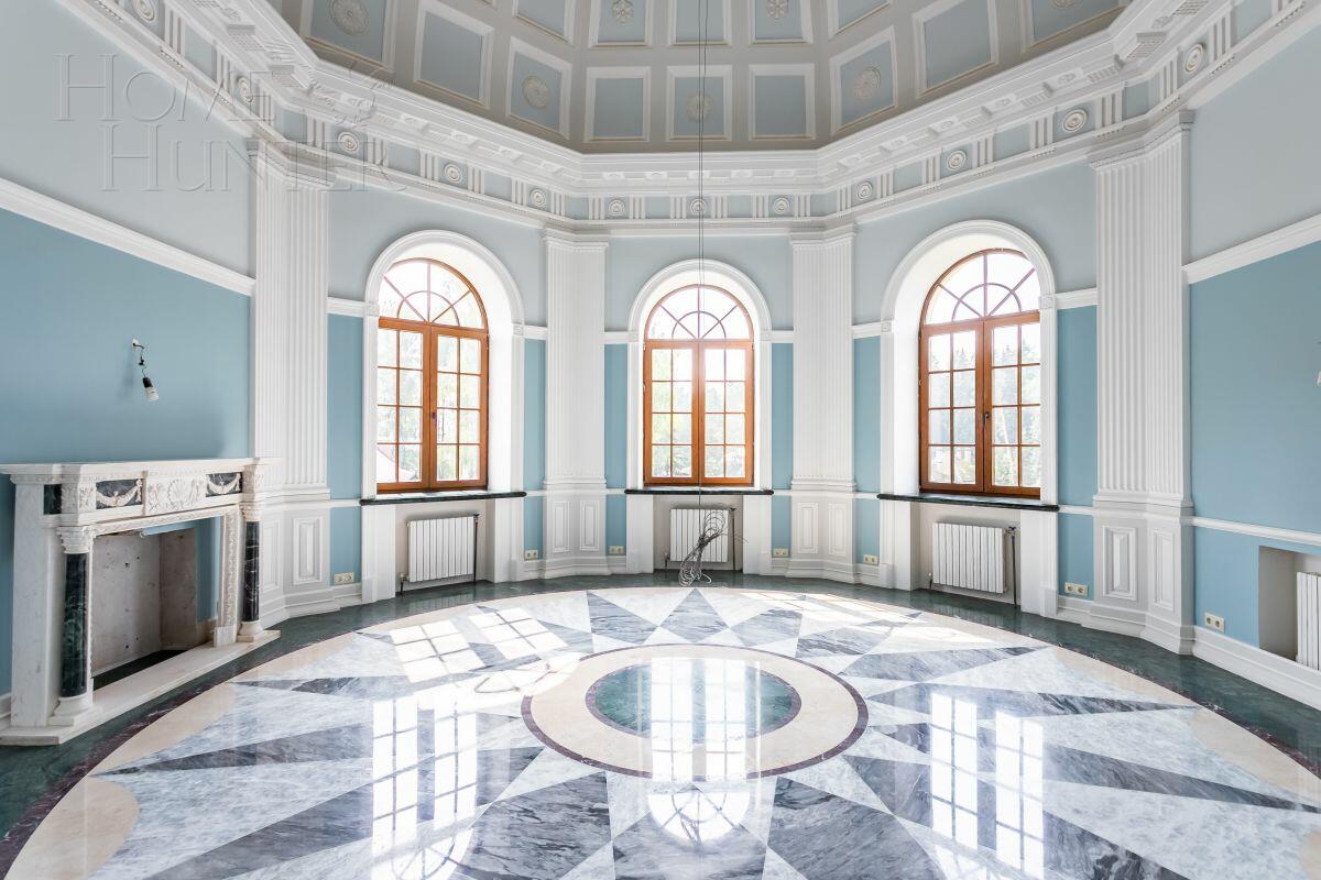 2-этажный коттедж 900 м² с отделкой