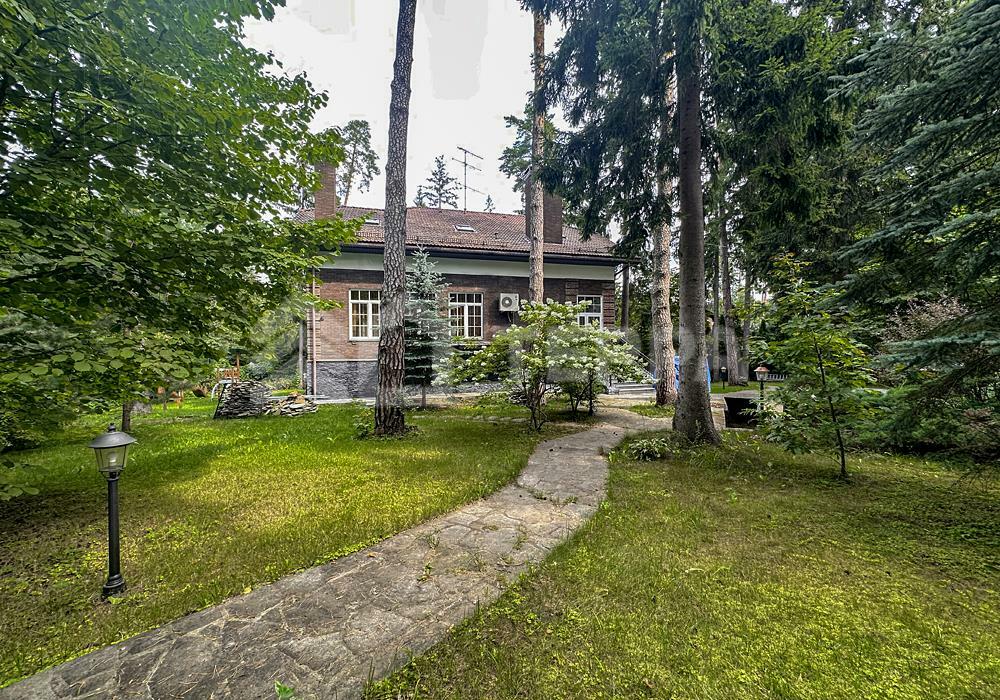 2-этажный коттедж 550 м² с отделкой