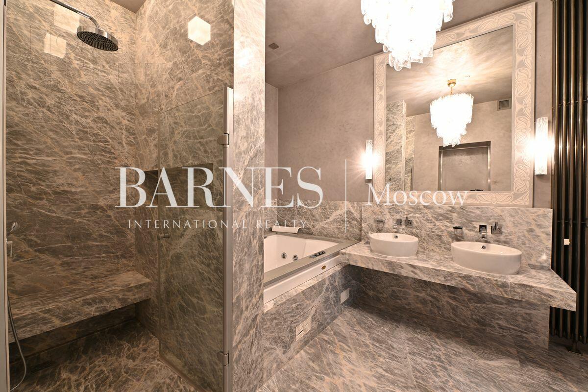 2-этажный коттедж 637 м² с отделкой