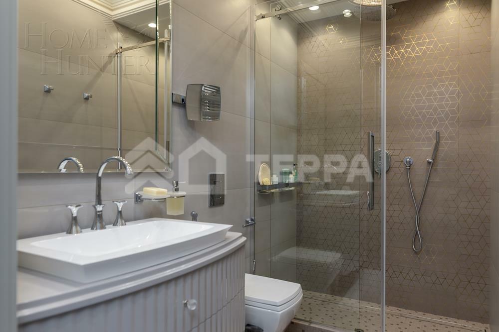 3-этажный коттедж 1 100 м² с отделкой