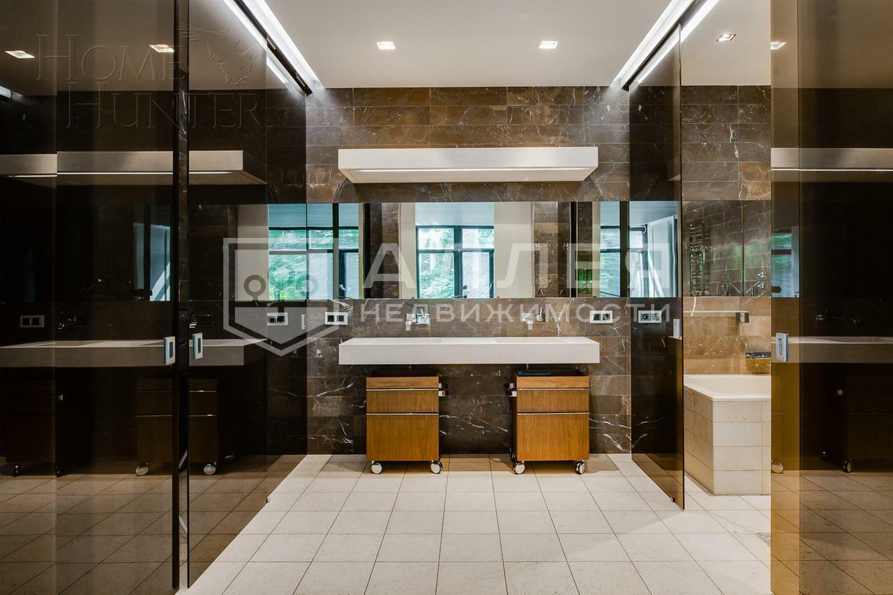 4-этажный коттедж 1 100 м² с отделкой