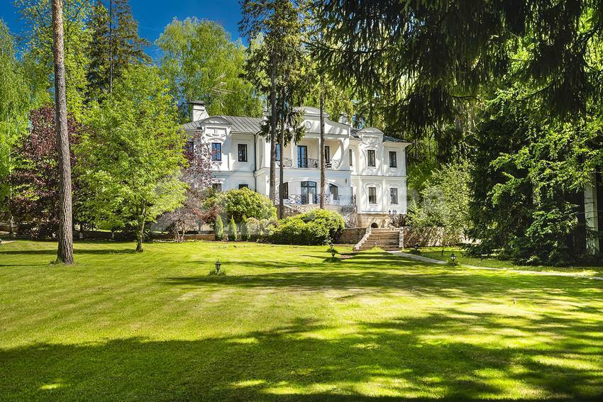 2-этажный коттедж 850 м² с отделкой