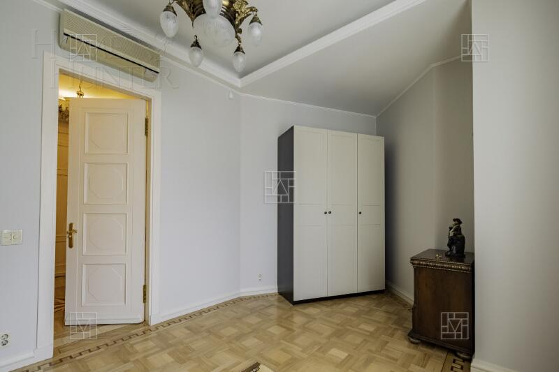 5-КОМН. КВАРТИРА С ОТДЕЛКОЙ 146.6 М² НА 2 ЭТАЖЕ