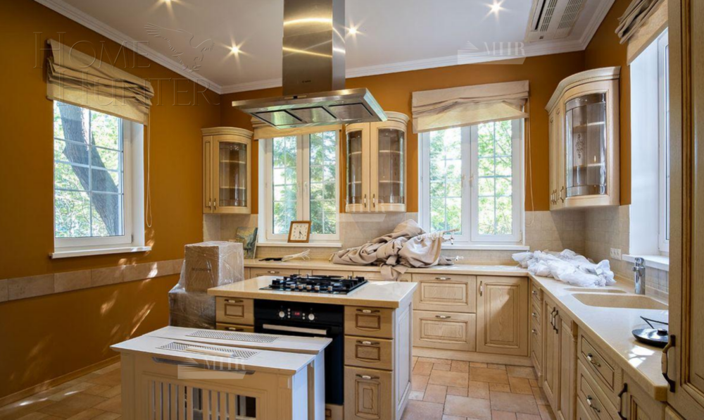 2-этажный коттедж 1 000 м² с отделкой