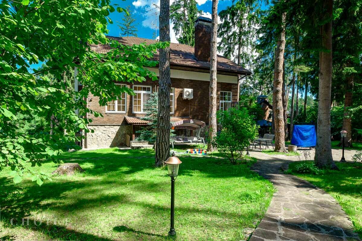 2-этажный коттедж 550 м² с отделкой