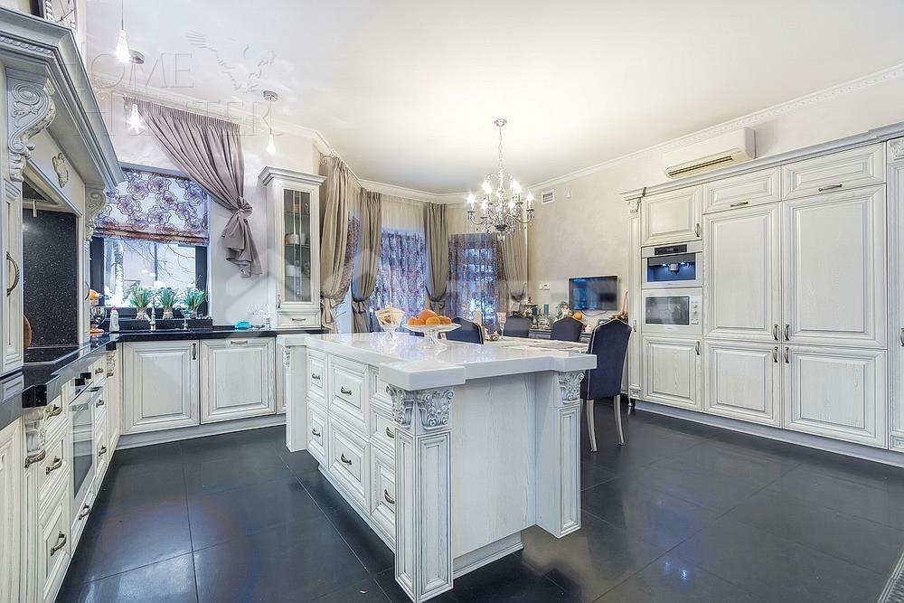 3-этажный коттедж 450 м² с отделкой