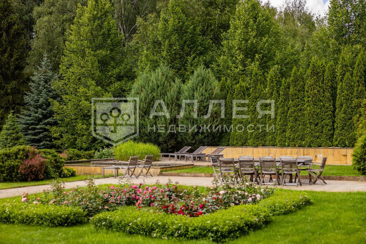 2-этажный коттедж 1 000 м² с отделкой