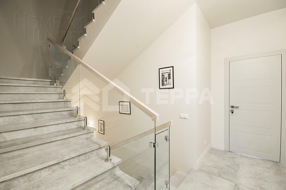 3-этажный таунхаус 291 м² с отделкой