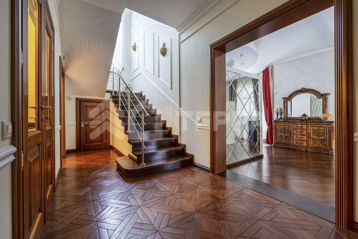 2-этажный коттедж 400 м² с отделкой