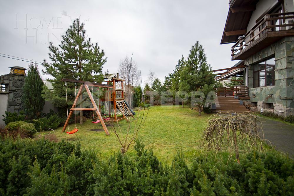 3-этажный коттедж 750 м² с отделкой