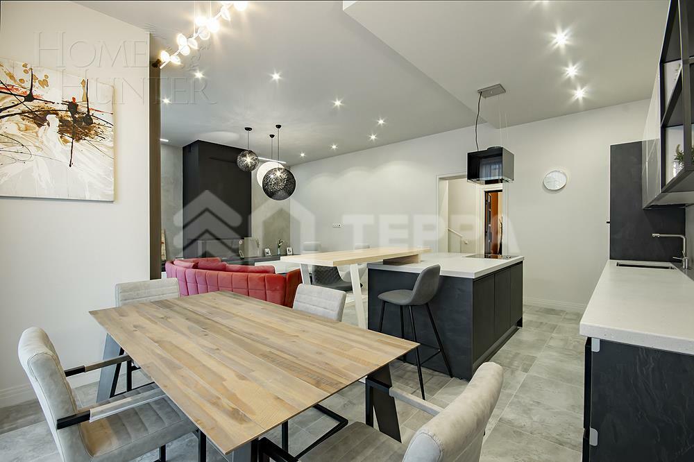 3-этажный таунхаус 291 м² с отделкой