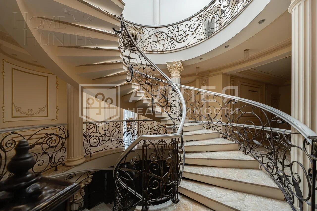 2-этажный коттедж 1 500 м² с отделкой