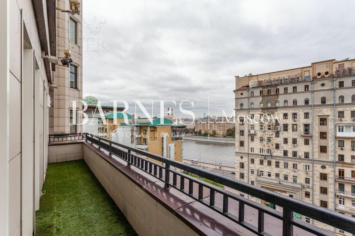 3-КОМН. КВАРТИРА С ОТДЕЛКОЙ 205 М² НА 10 ЭТАЖЕ