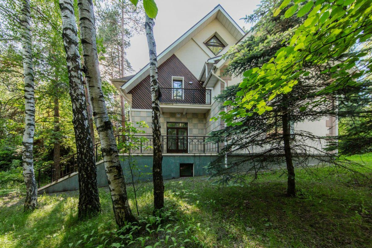 2-этажный коттедж 607 м² с отделкой