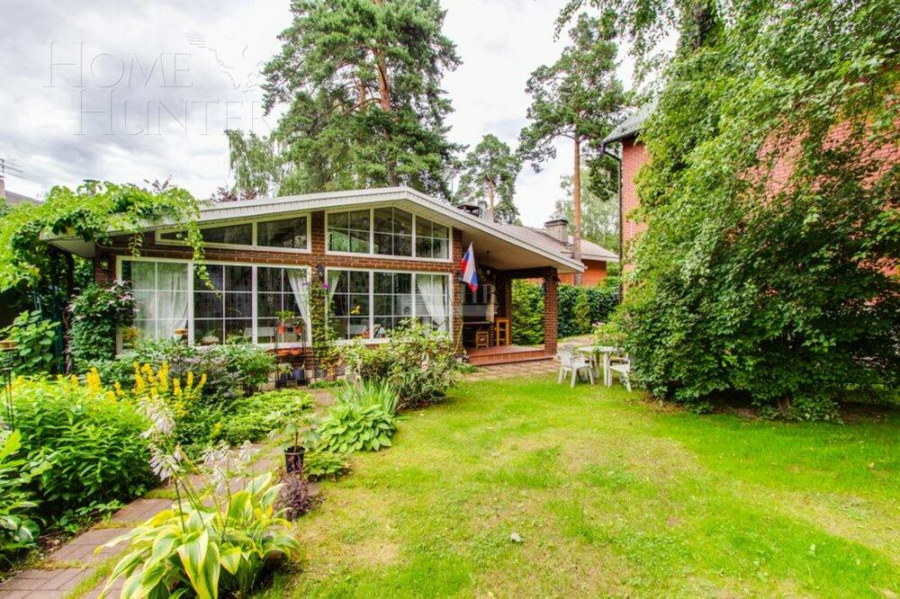 3-этажный коттедж 450 м² с отделкой