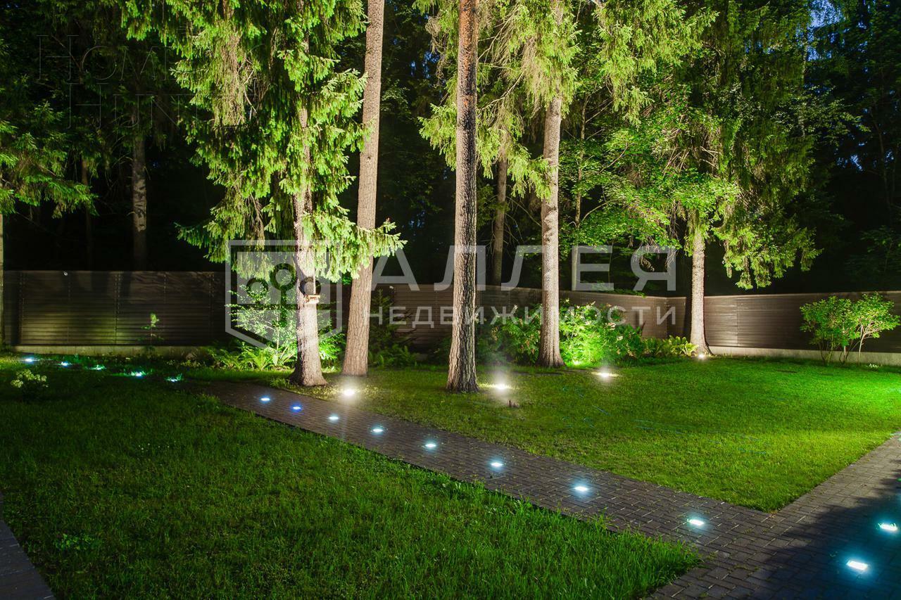 4-этажный коттедж 1 100 м² с отделкой