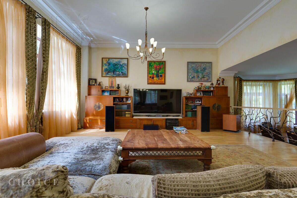 2-этажный коттедж 550 м² с отделкой