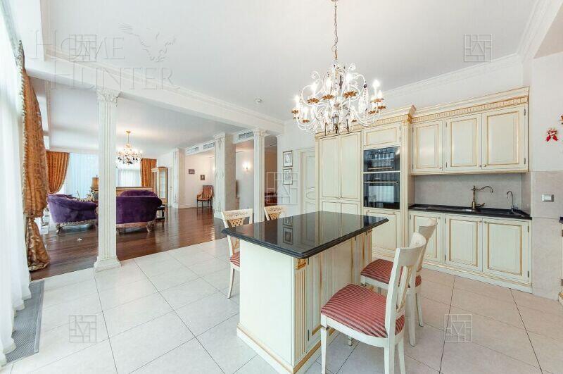 6-КОМН. КВАРТИРА С ОТДЕЛКОЙ 300.3 М² НА 4 ЭТАЖЕ