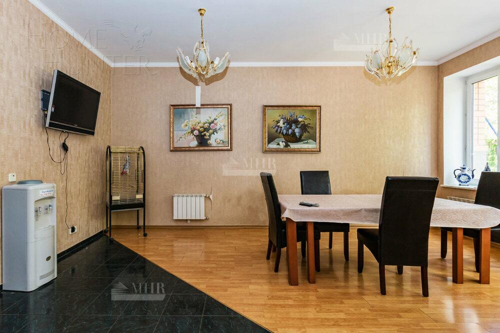 3-этажный коттедж 700 м² с отделкой