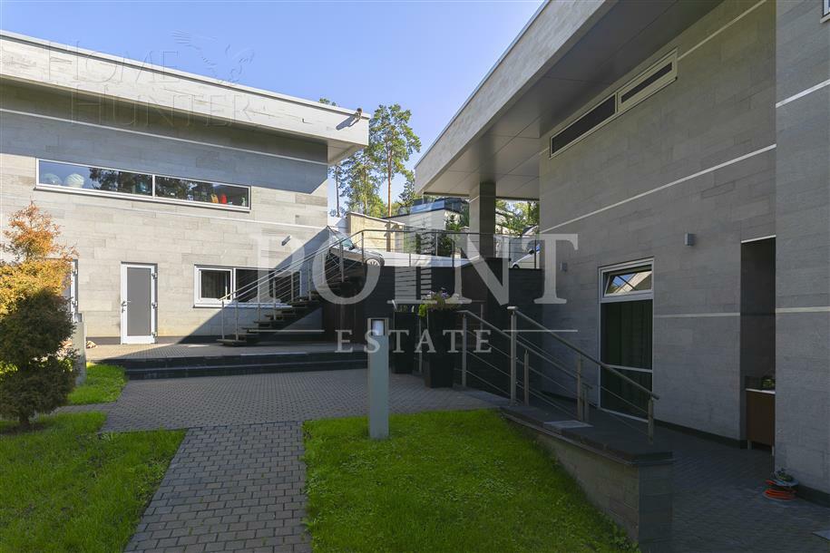 2-этажный коттедж 1 230 м² с отделкой