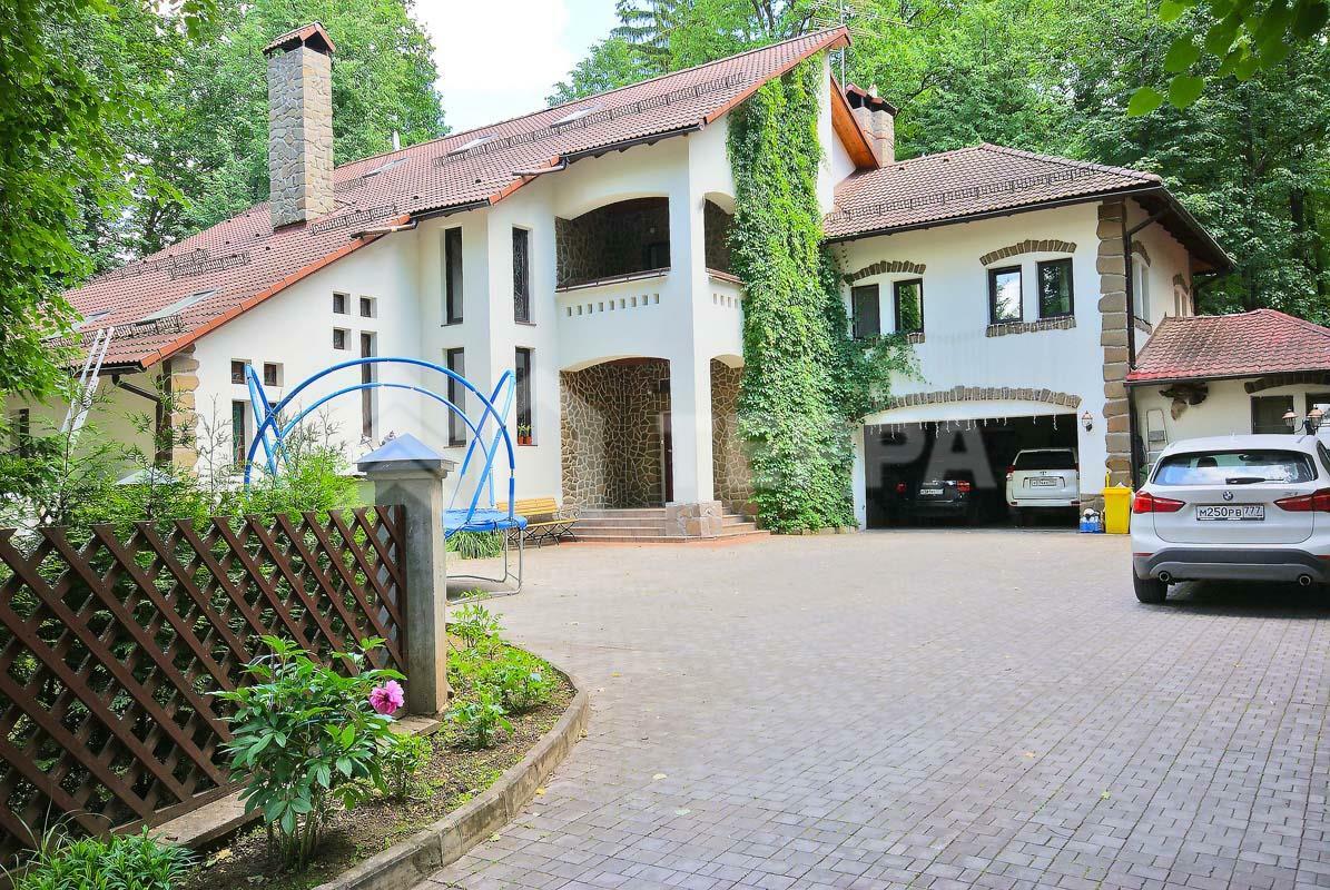 2-этажный коттедж 630 м² с отделкой