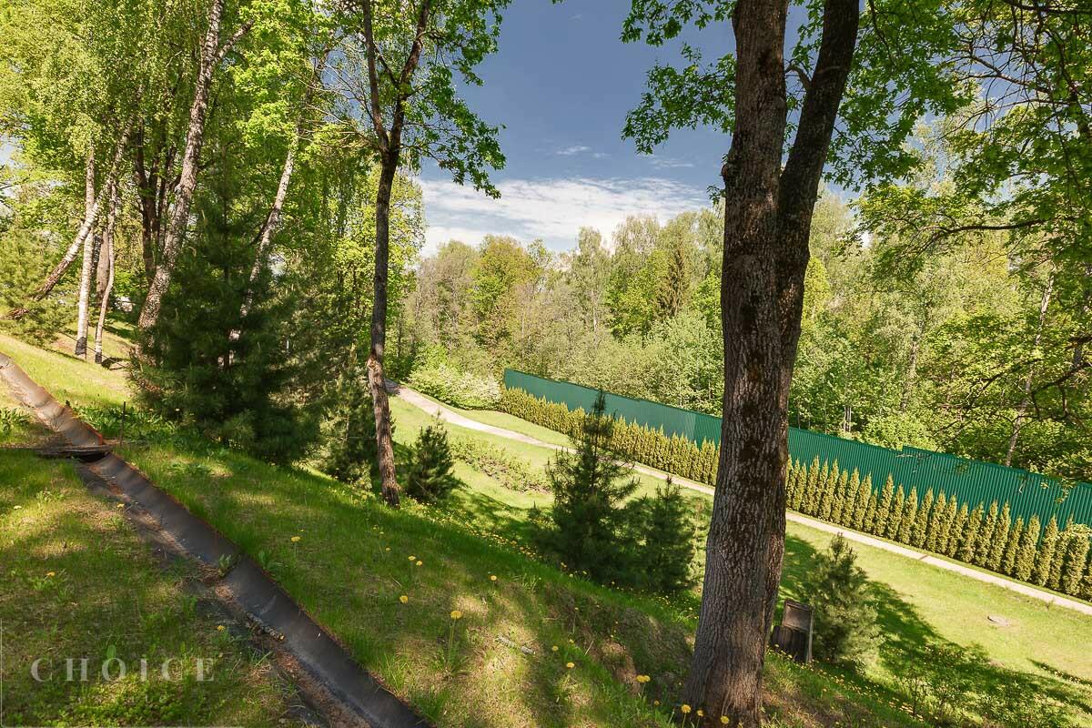 3-этажный коттедж 2 350 м² без отделки