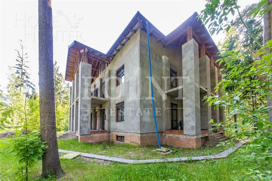 2-этажный коттедж 1 350 м² без отделки