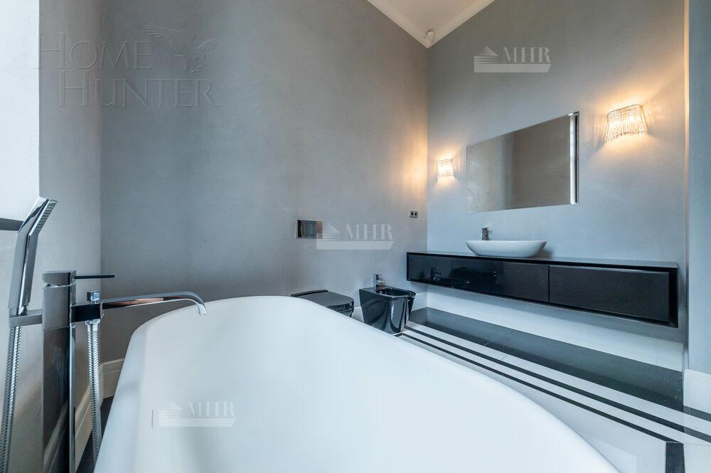 2-этажный коттедж 1 372 м² с отделкой