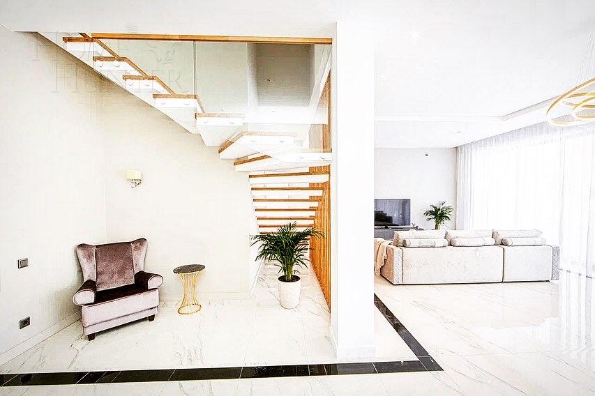 2-этажный коттедж 300 м² с отделкой