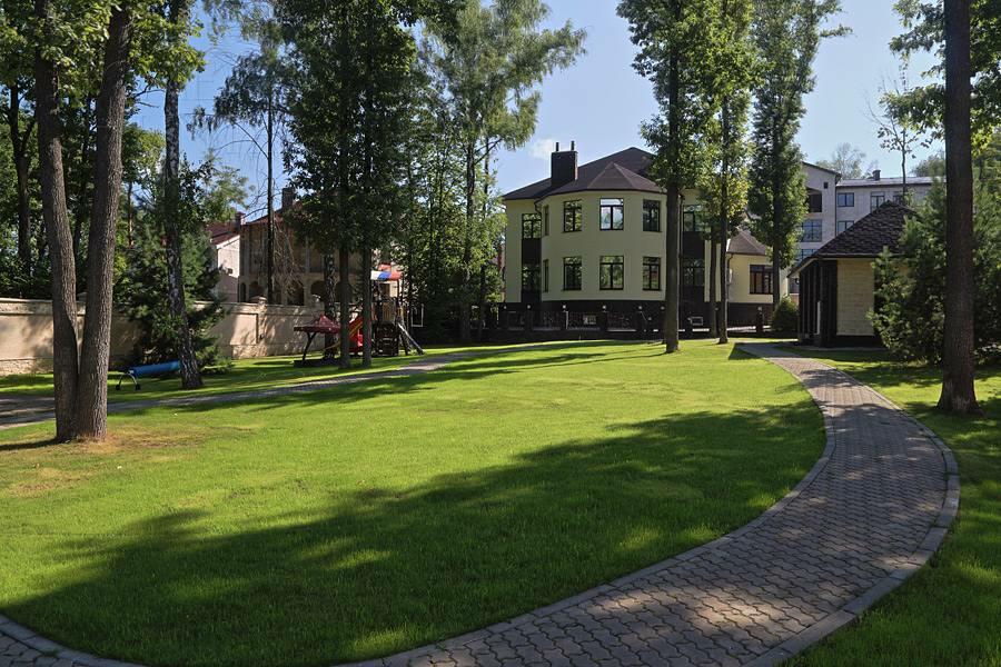 2-этажный коттедж 650 м² с отделкой